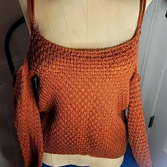 Windsor Tops - New with tags Windsor cold shoulder sweater